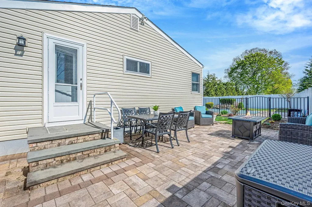 46 Sheldon Place Commack NY 11725