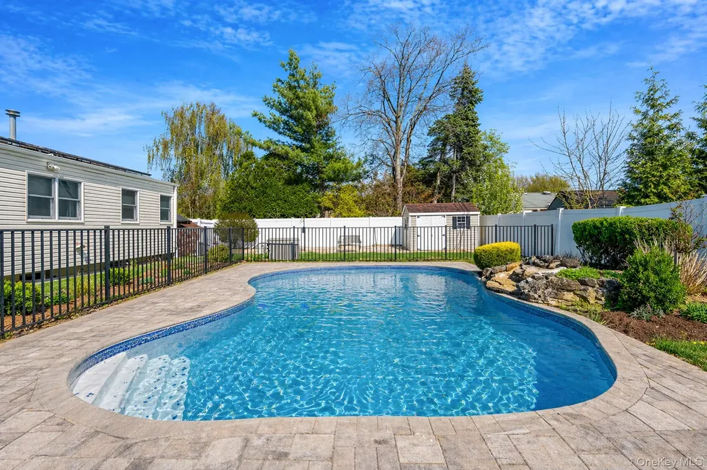 46 Sheldon Place Commack NY 11725