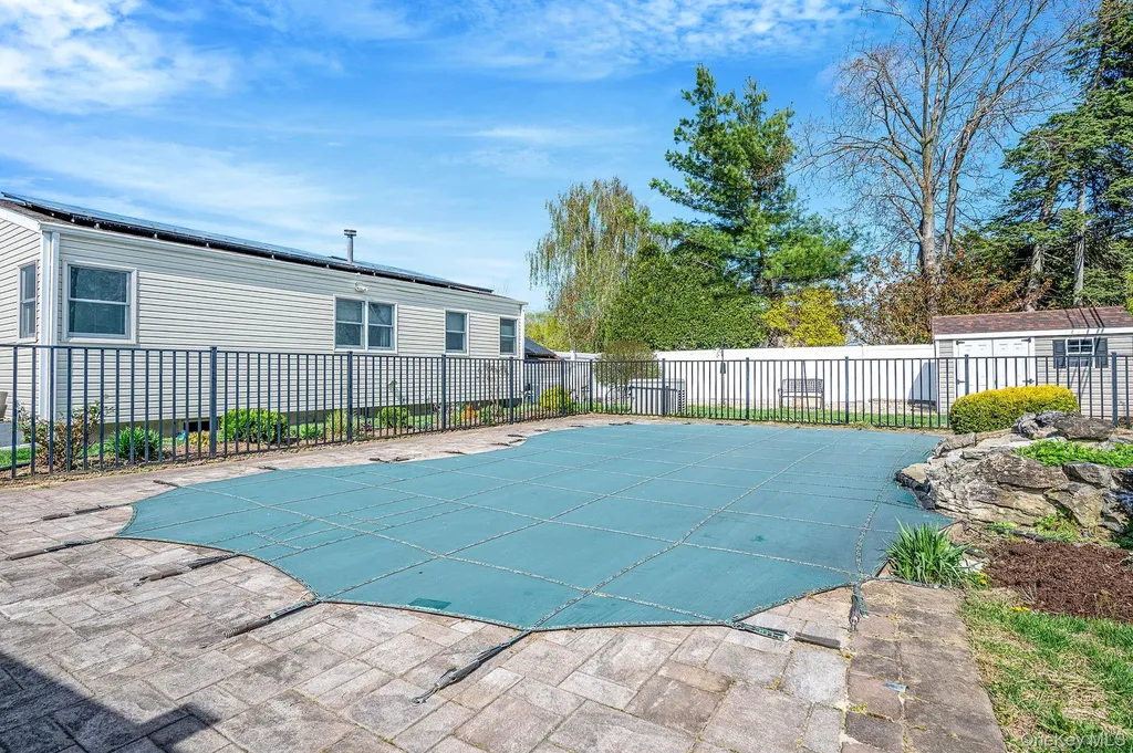 46 Sheldon Place Commack NY 11725