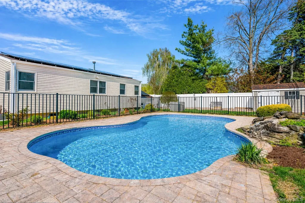 46 Sheldon Place Commack NY 11725