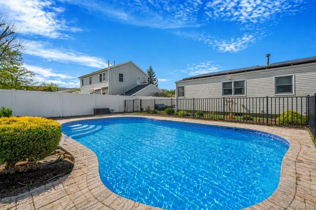 46 Sheldon Place Commack NY 11725