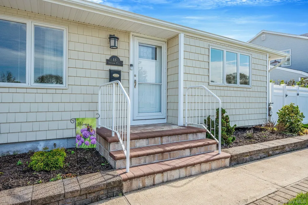 46 Sheldon Place Commack NY 11725