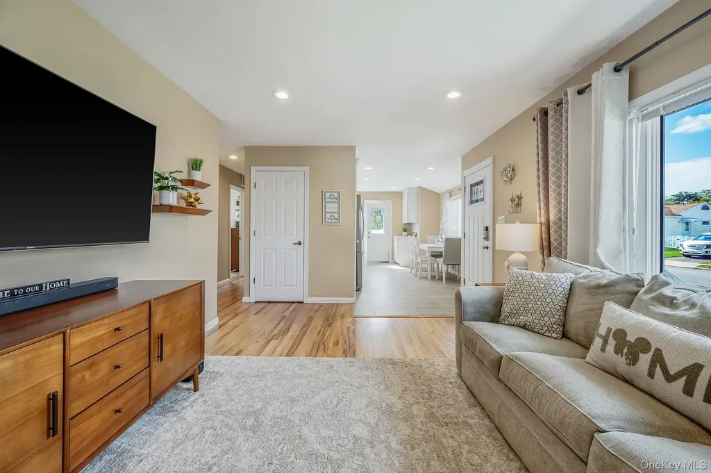 46 Sheldon Place Commack NY 11725