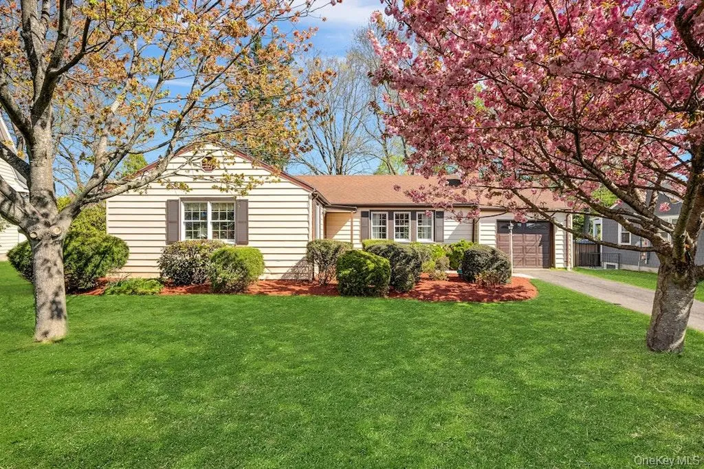 16 Ria Drive White Plains NY 10605