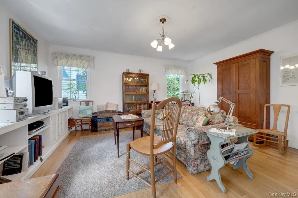 16 Ria Drive White Plains NY 10605