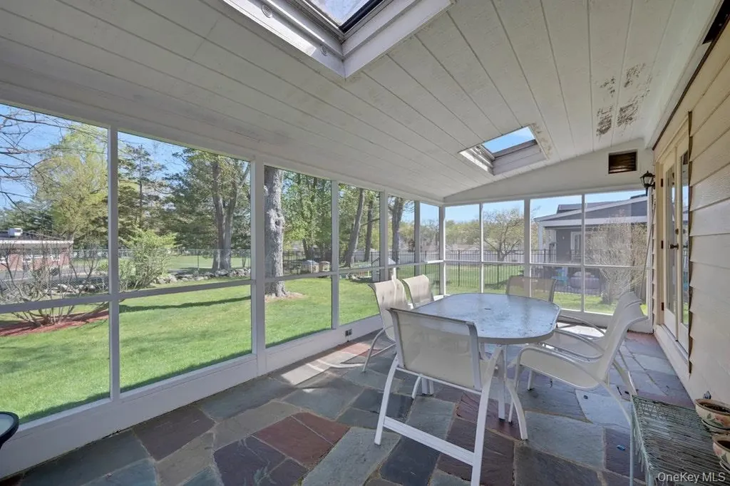 16 Ria Drive White Plains NY 10605