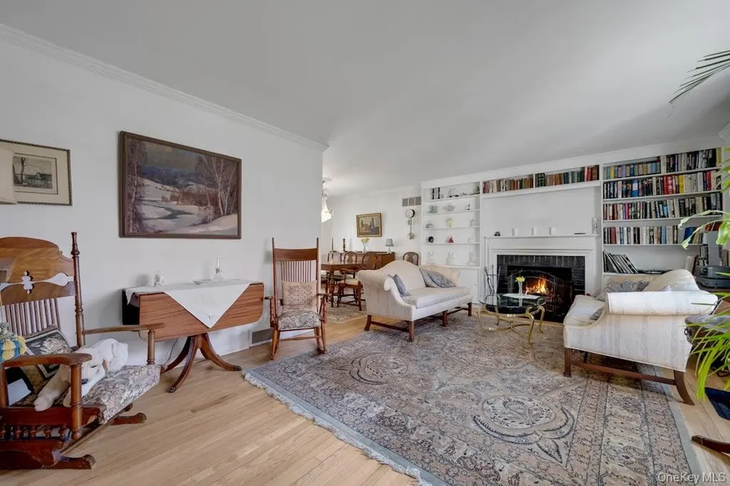 16 Ria Drive White Plains NY 10605