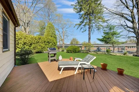 16 Ria Drive White Plains NY 10605