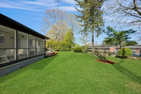 16 Ria Drive White Plains NY 10605