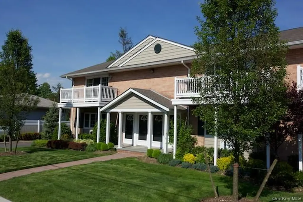 55 Eastwood Avenue Deer Park NY 11729