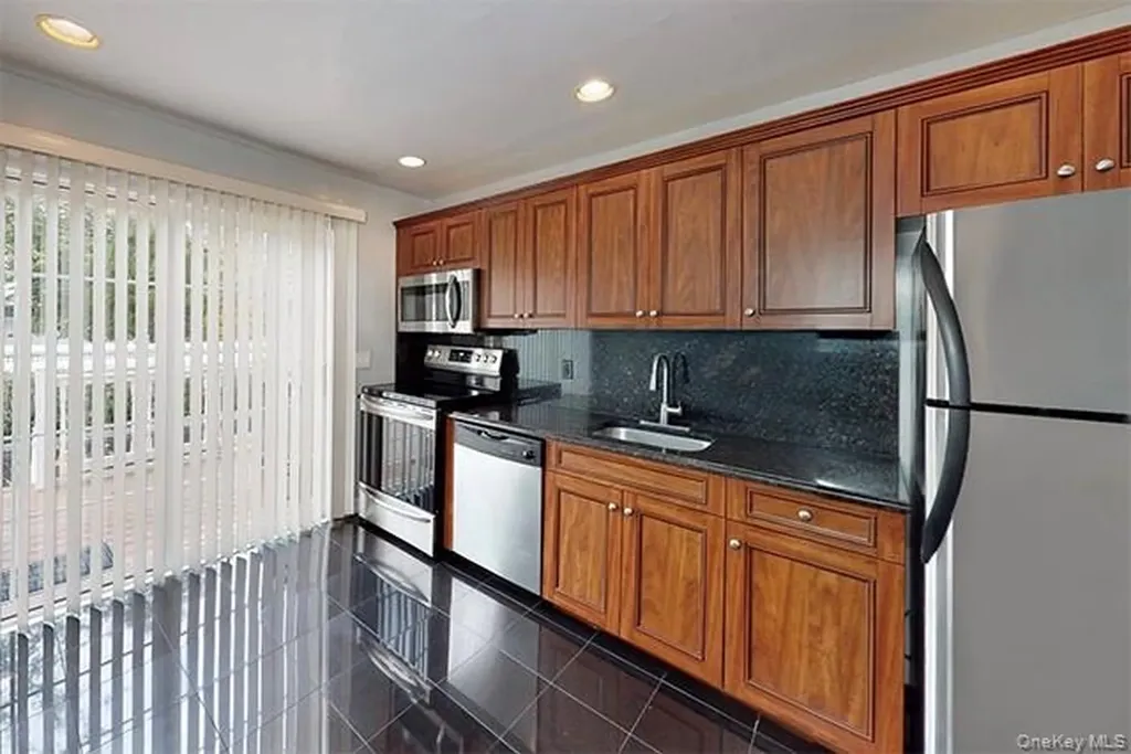 55 Eastwood Avenue Deer Park NY 11729