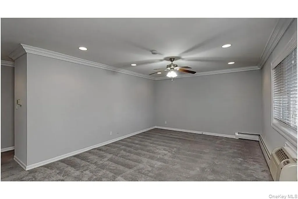 55 Eastwood Avenue Deer Park NY 11729