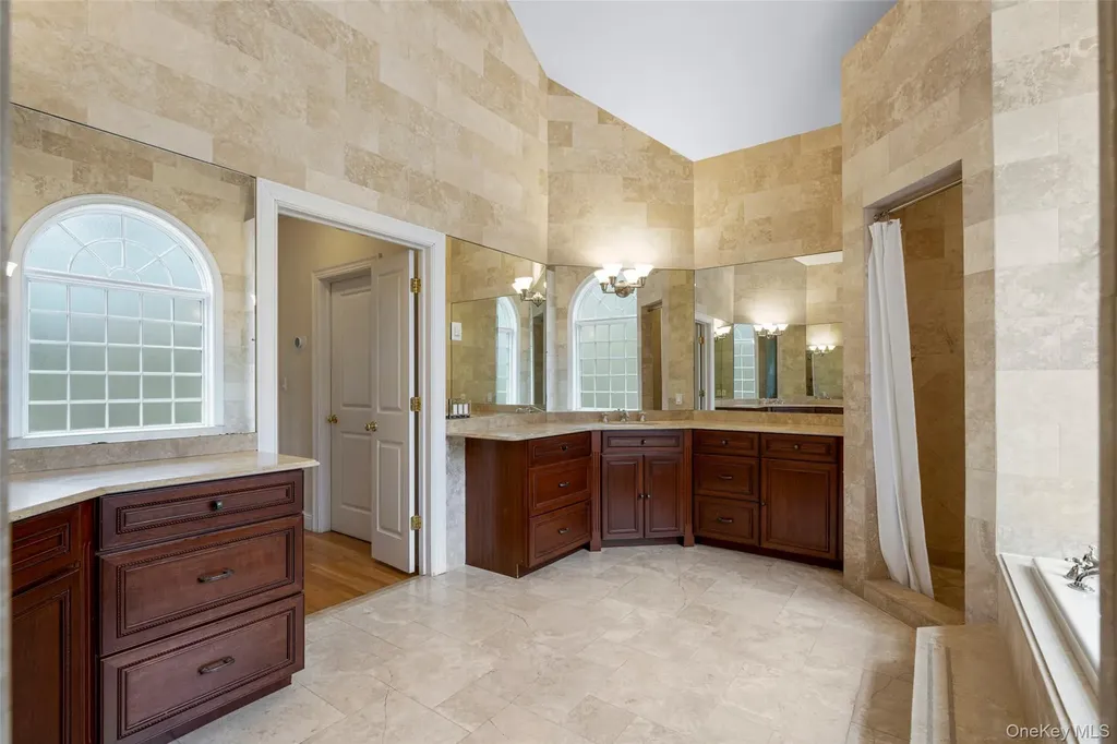 5 Country Lane Mamaroneck NY 10543