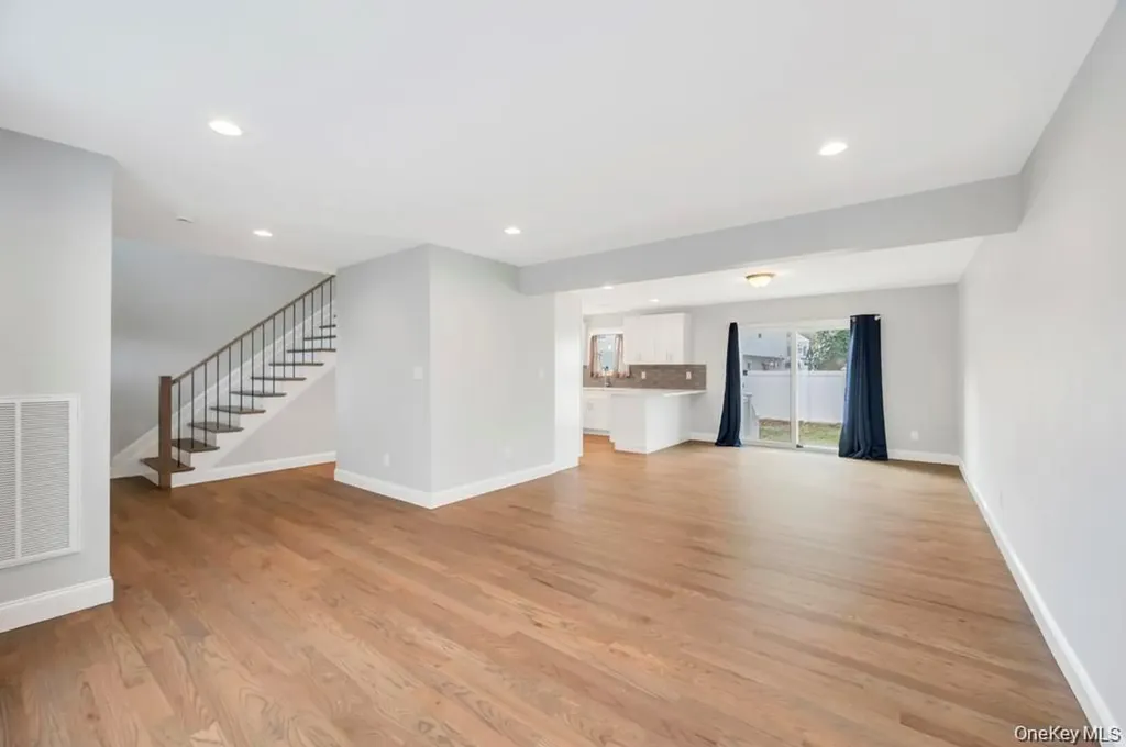 42 Volta Drive Deer Park NY 11729