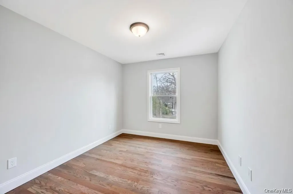42 Volta Drive Deer Park NY 11729