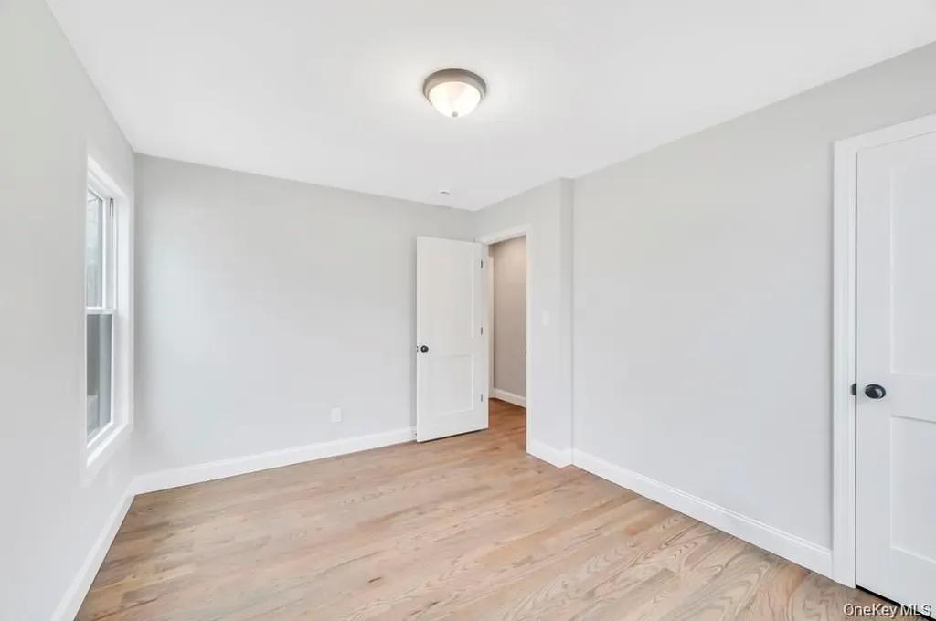 42 Volta Drive Deer Park NY 11729