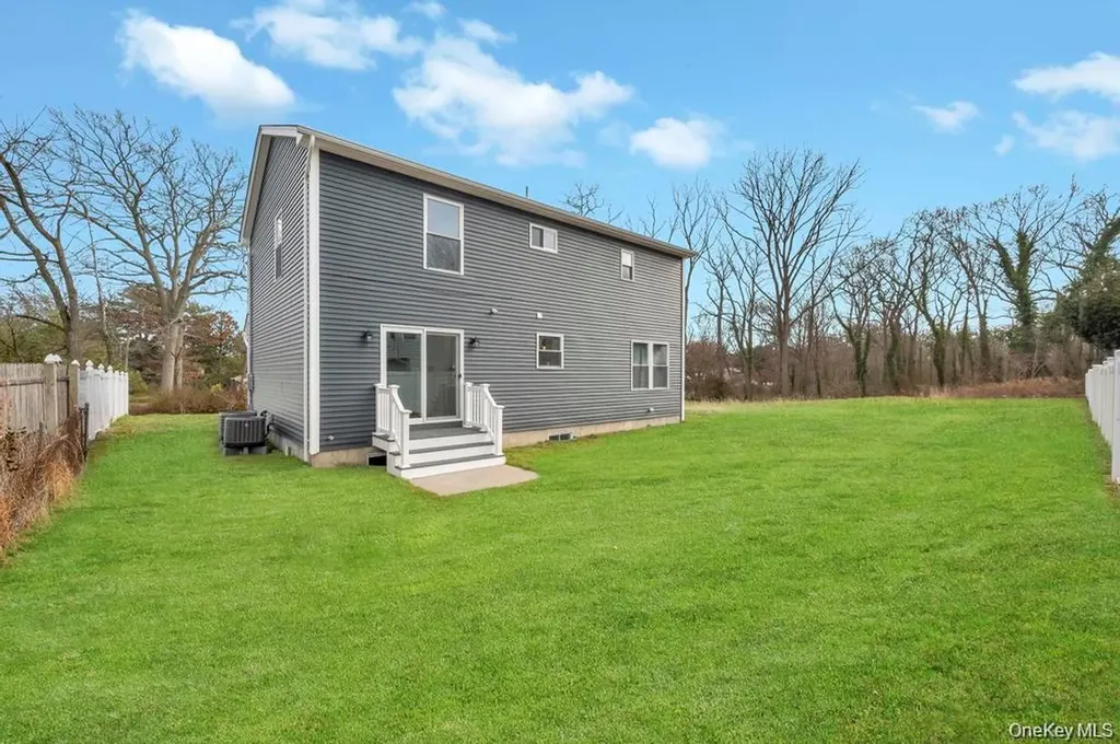 42 Volta Drive Deer Park NY 11729