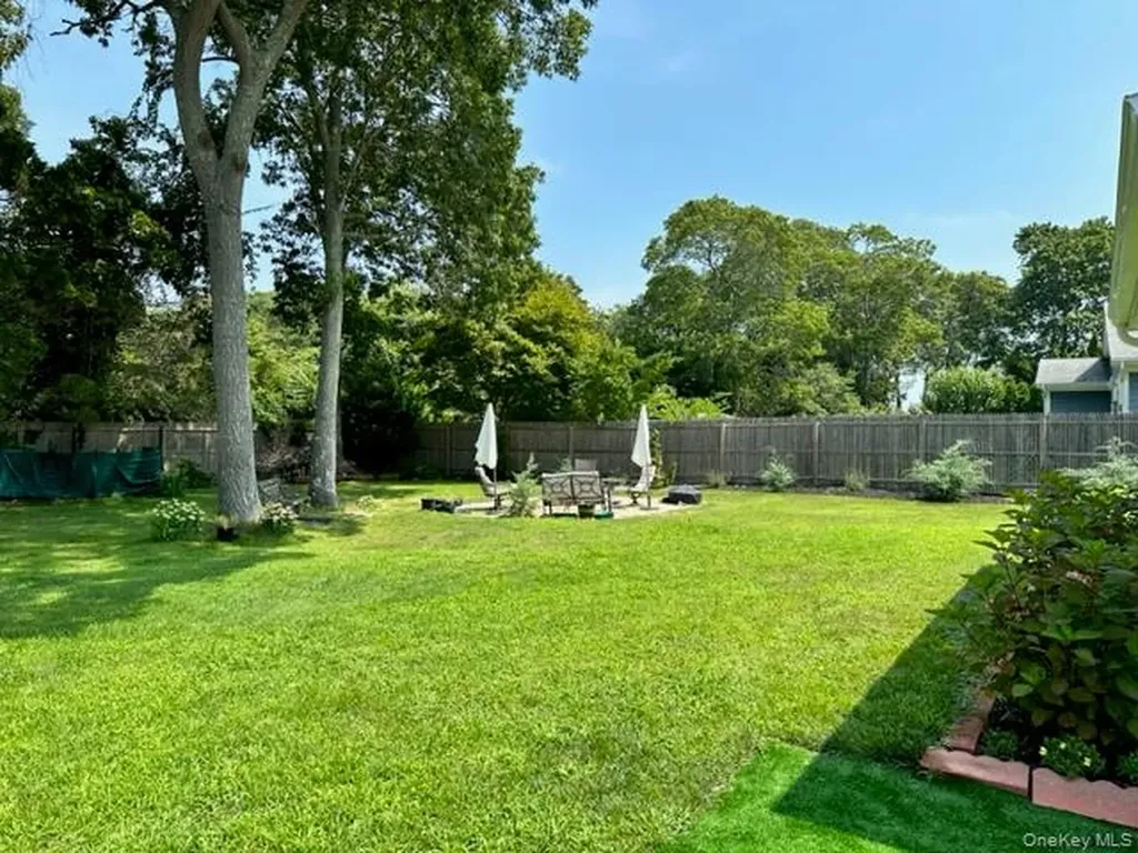 29 Maryland Boulevard Hampton Bays NY 11946