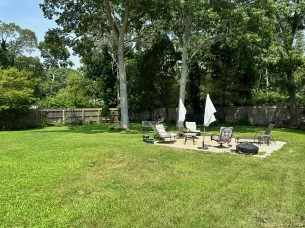 29 Maryland Boulevard Hampton Bays NY 11946