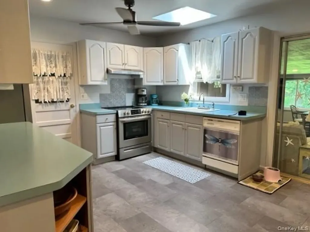 29 Maryland Boulevard Hampton Bays NY 11946