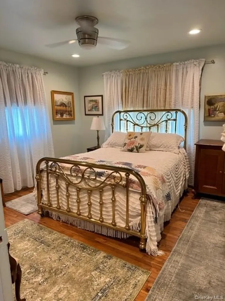 29 Maryland Boulevard Hampton Bays NY 11946