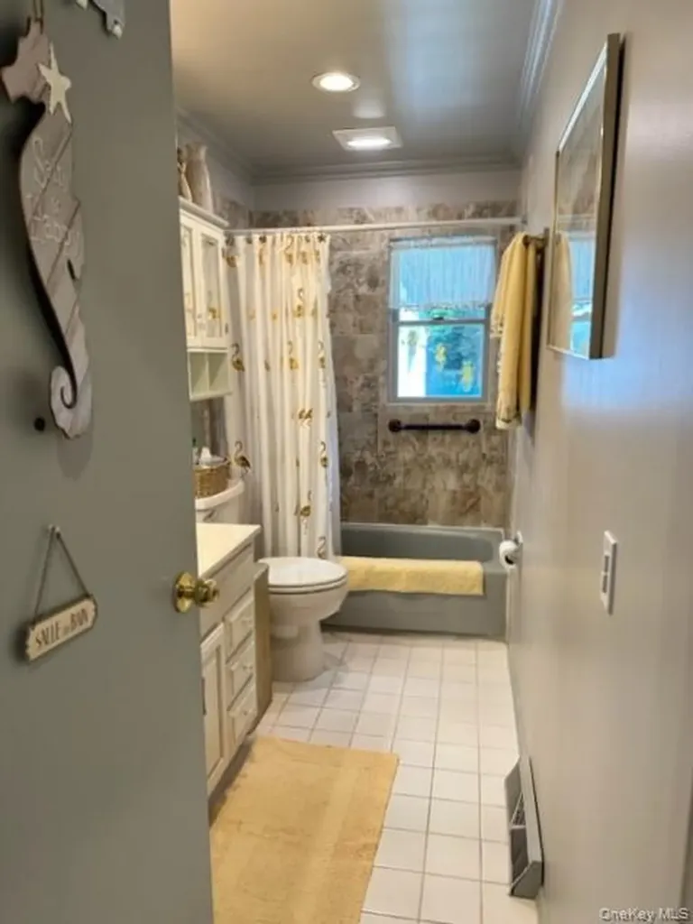 29 Maryland Boulevard Hampton Bays NY 11946