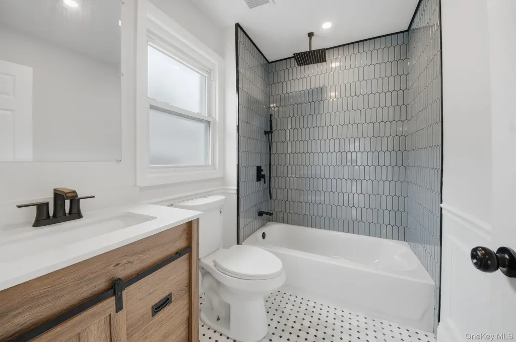 424 Thieriot Avenue Bronx NY 10473