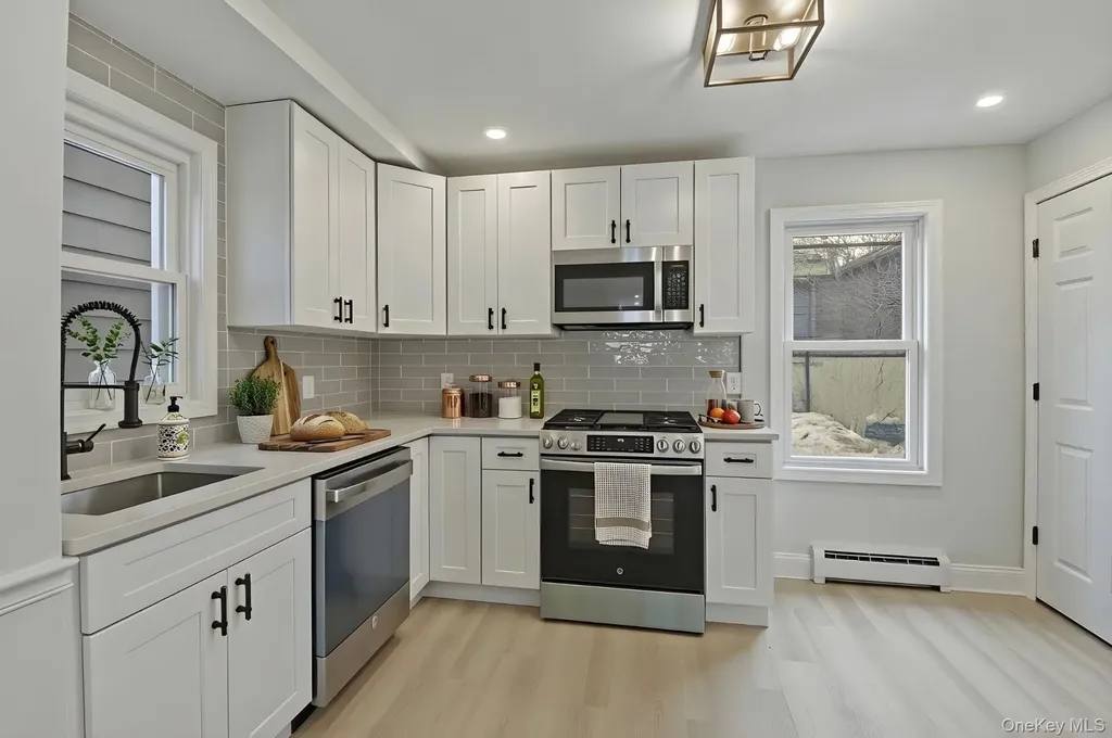 424 Thieriot Avenue Bronx NY 10473