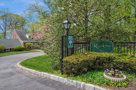 645 N Broadway Hastings-on-hudson NY 10706