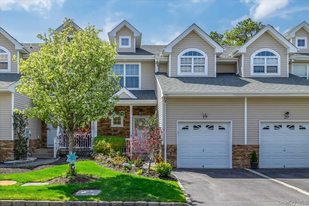 19 Terrace Lane Patchogue NY 11772