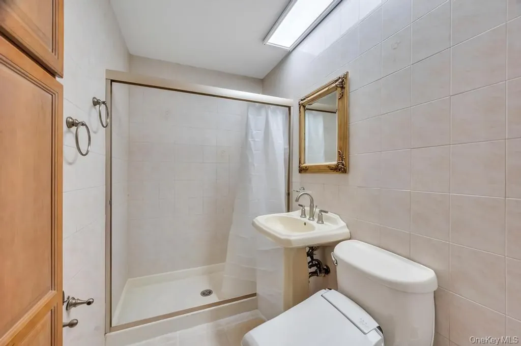 104 Saddle Lane Levittown NY 11756