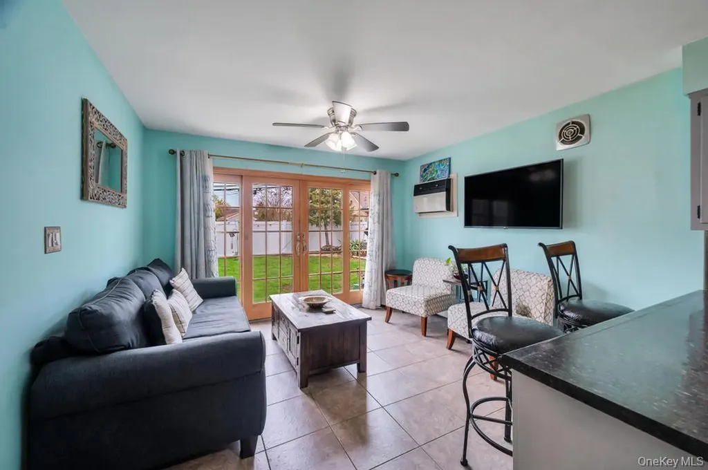 104 Saddle Lane Levittown NY 11756