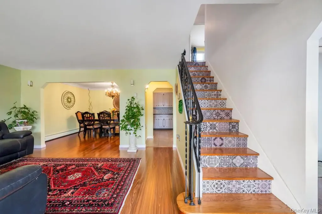 104 Saddle Lane Levittown NY 11756
