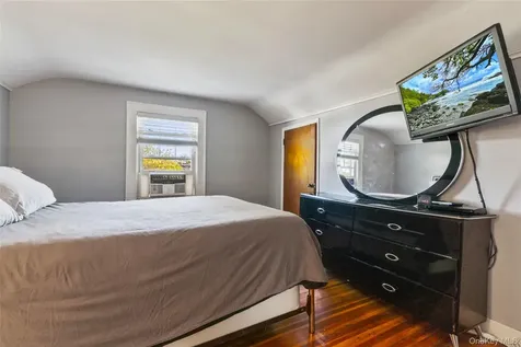 41 Rhodes Street New Rochelle NY 10801