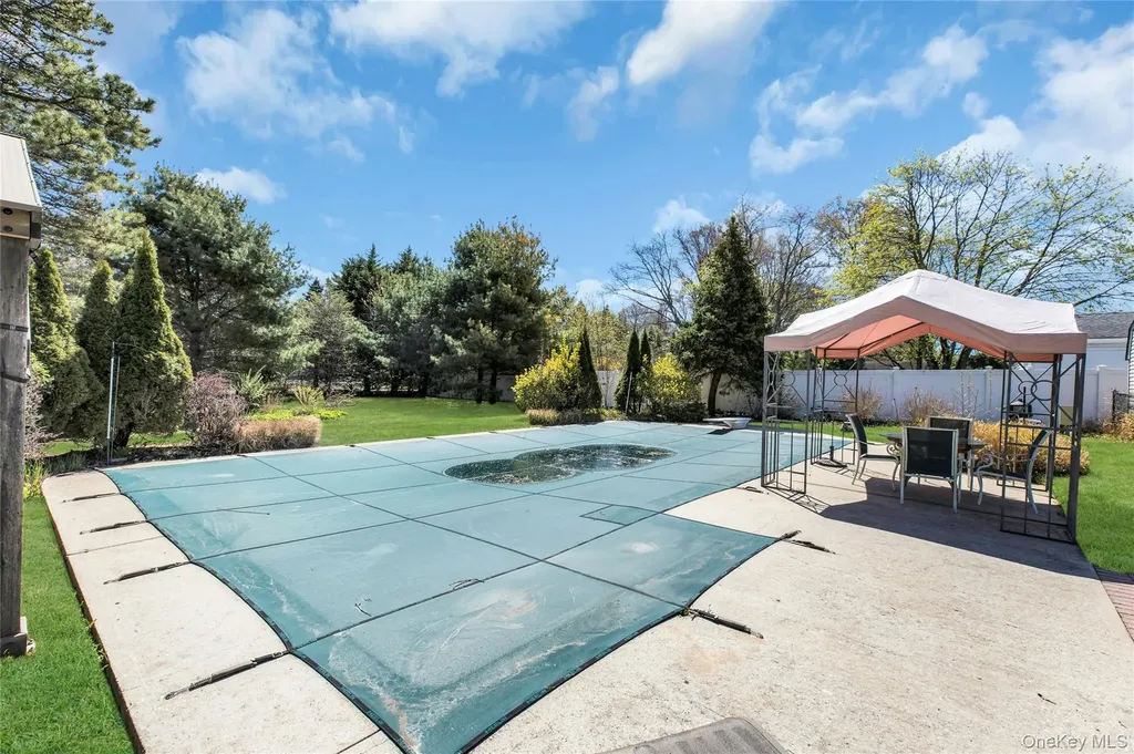183 Division Avenue Blue Point NY 11715
