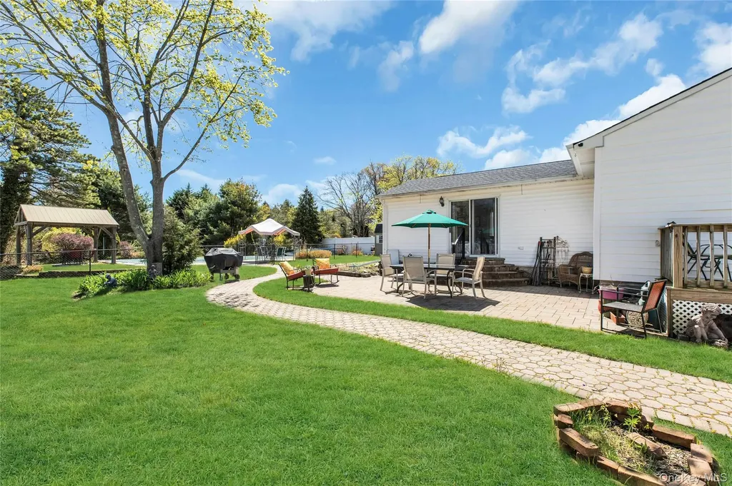 183 Division Avenue Blue Point NY 11715