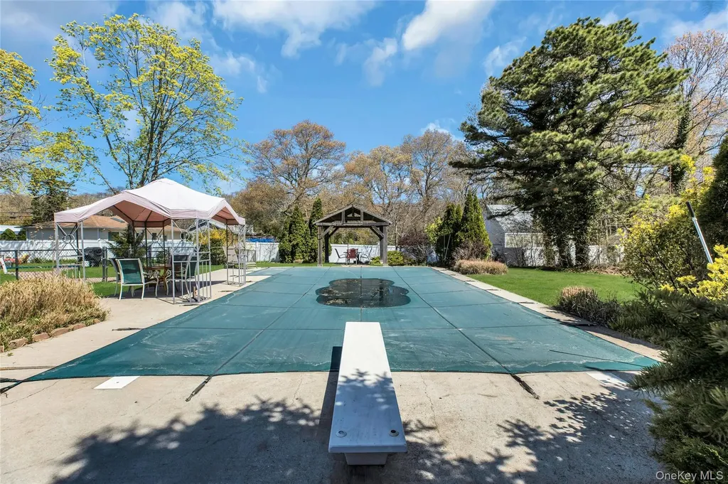 183 Division Avenue Blue Point NY 11715