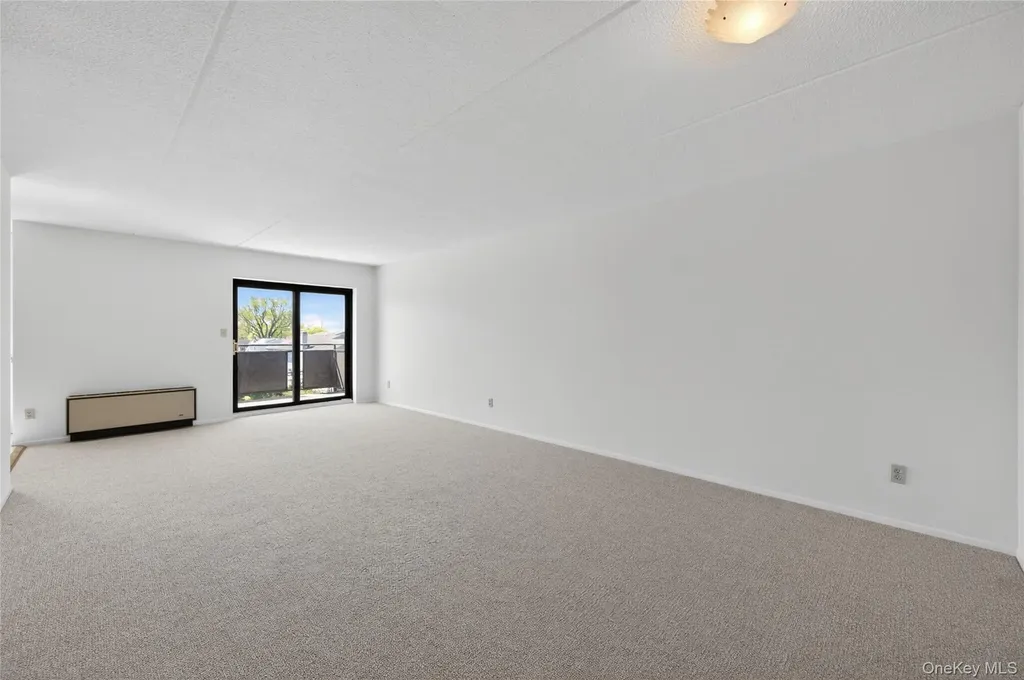 175 Maple Avenue Westbury NY 11590