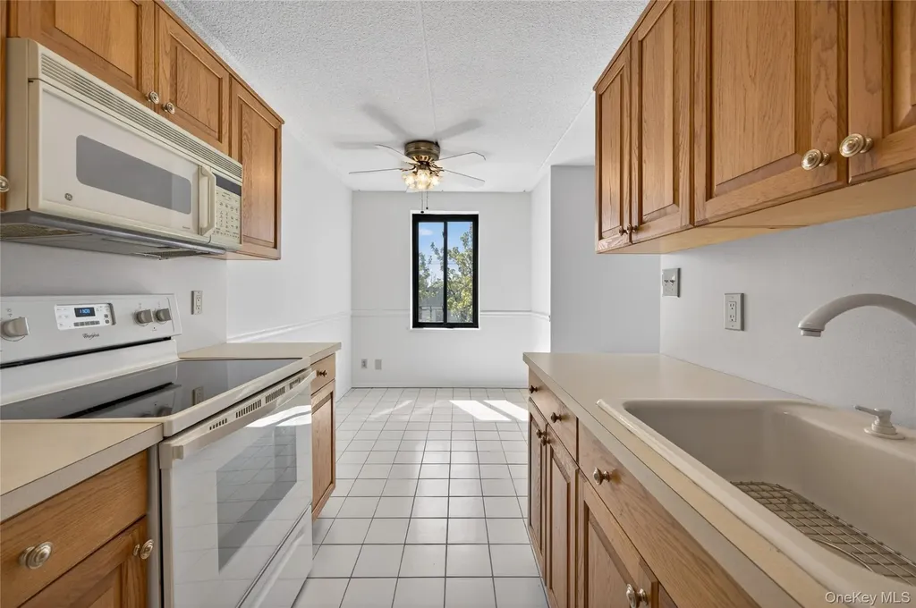 175 Maple Avenue Westbury NY 11590