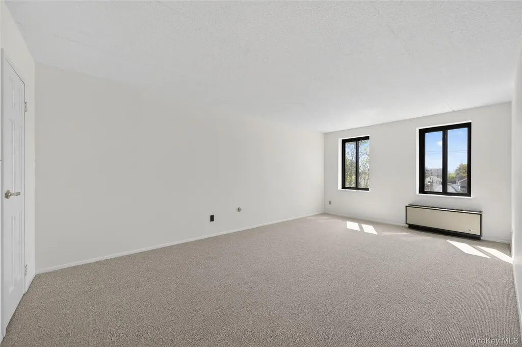 175 Maple Avenue Westbury NY 11590