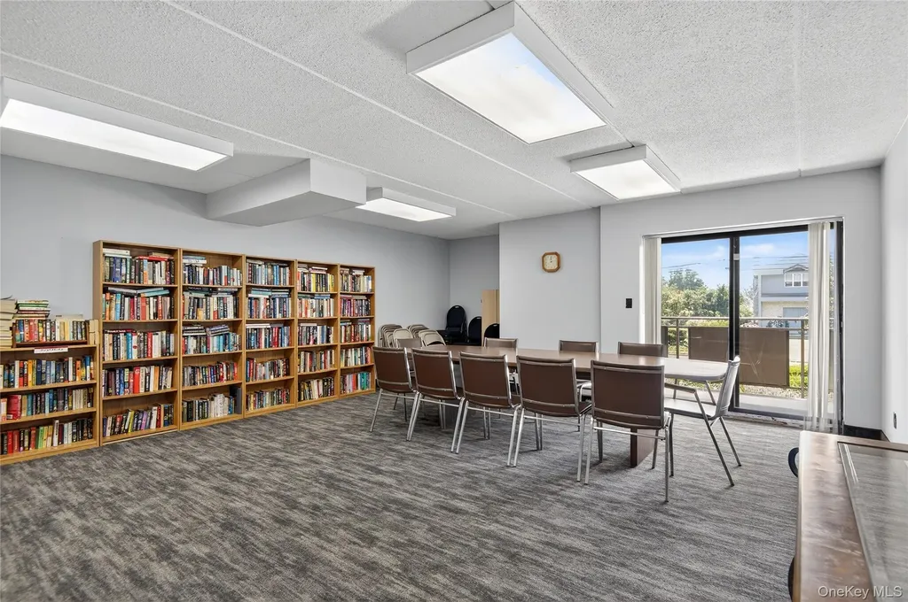 175 Maple Avenue Westbury NY 11590