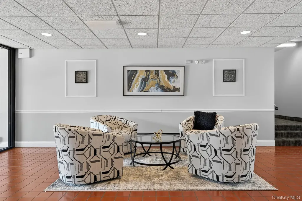 175 Maple Avenue Westbury NY 11590