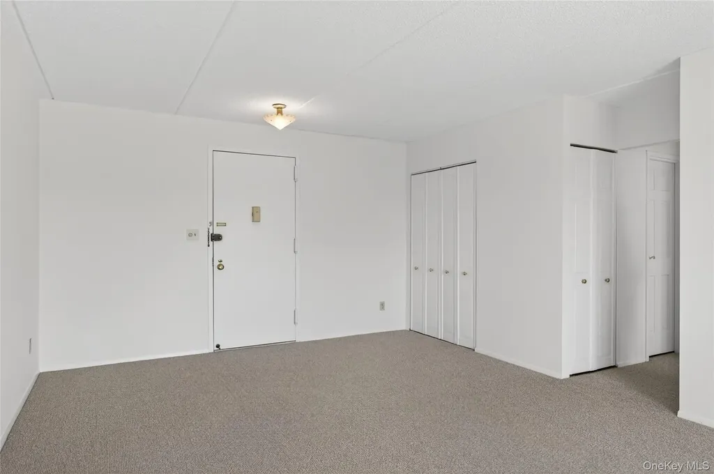 175 Maple Avenue Westbury NY 11590