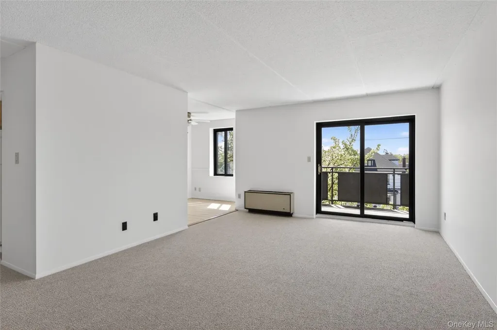 175 Maple Avenue Westbury NY 11590