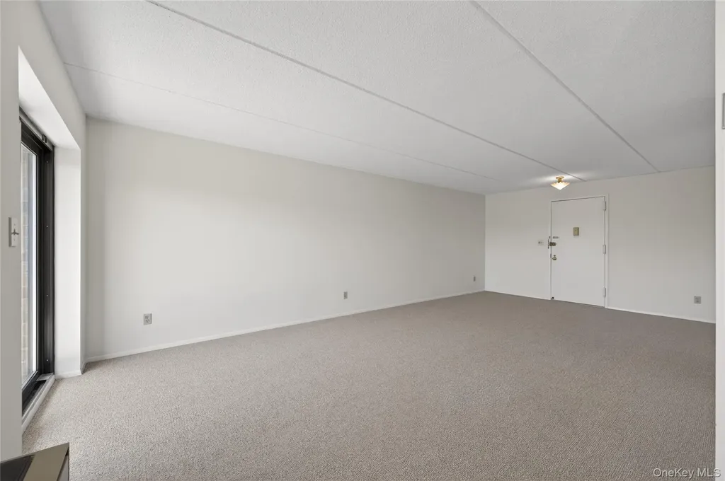 175 Maple Avenue Westbury NY 11590