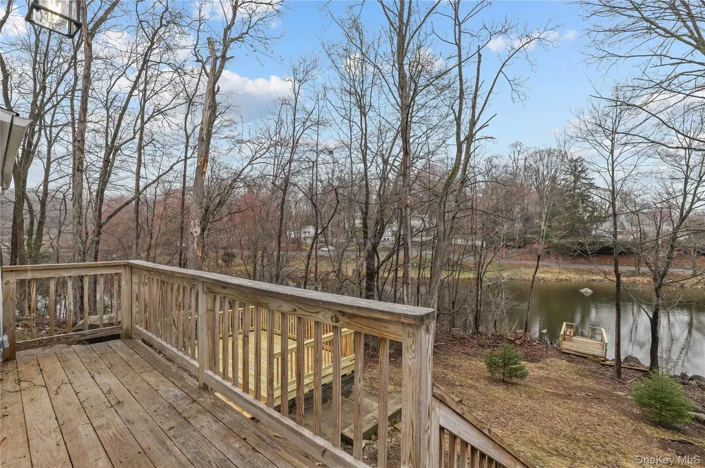 8 Teatown Court Carmel NY 10512
