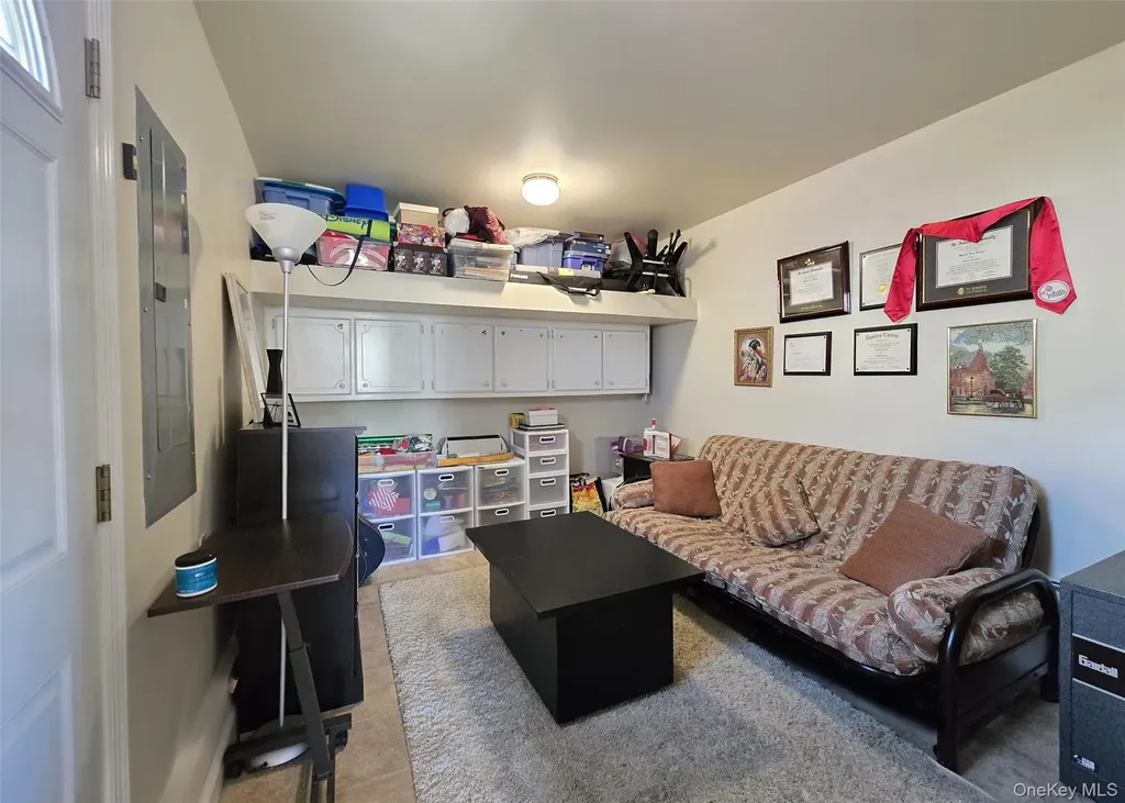 31 Executive Road Selden NY 11784