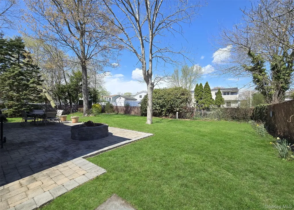 31 Executive Road Selden NY 11784
