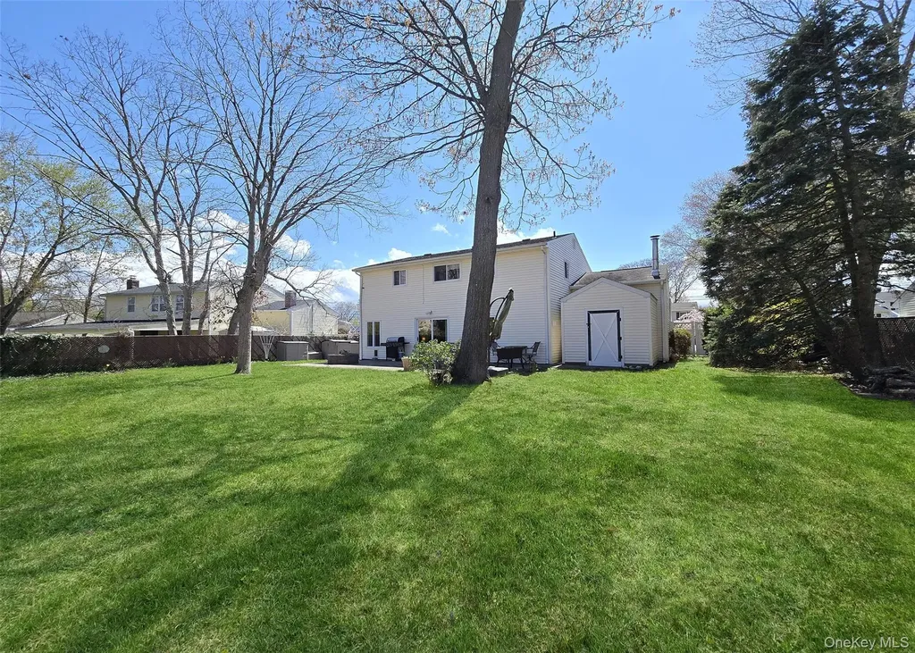 31 Executive Road Selden NY 11784
