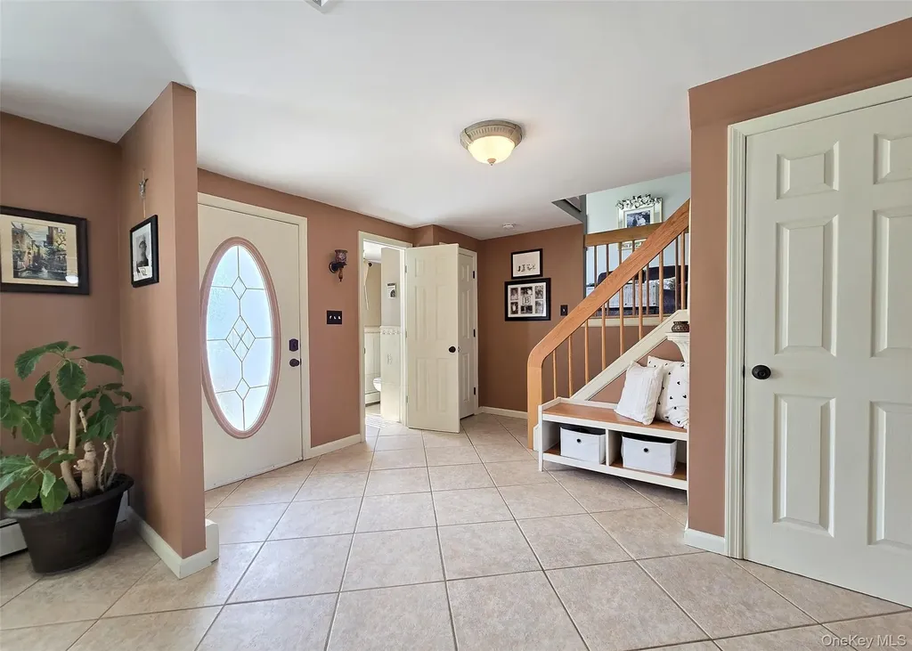 31 Executive Road Selden NY 11784